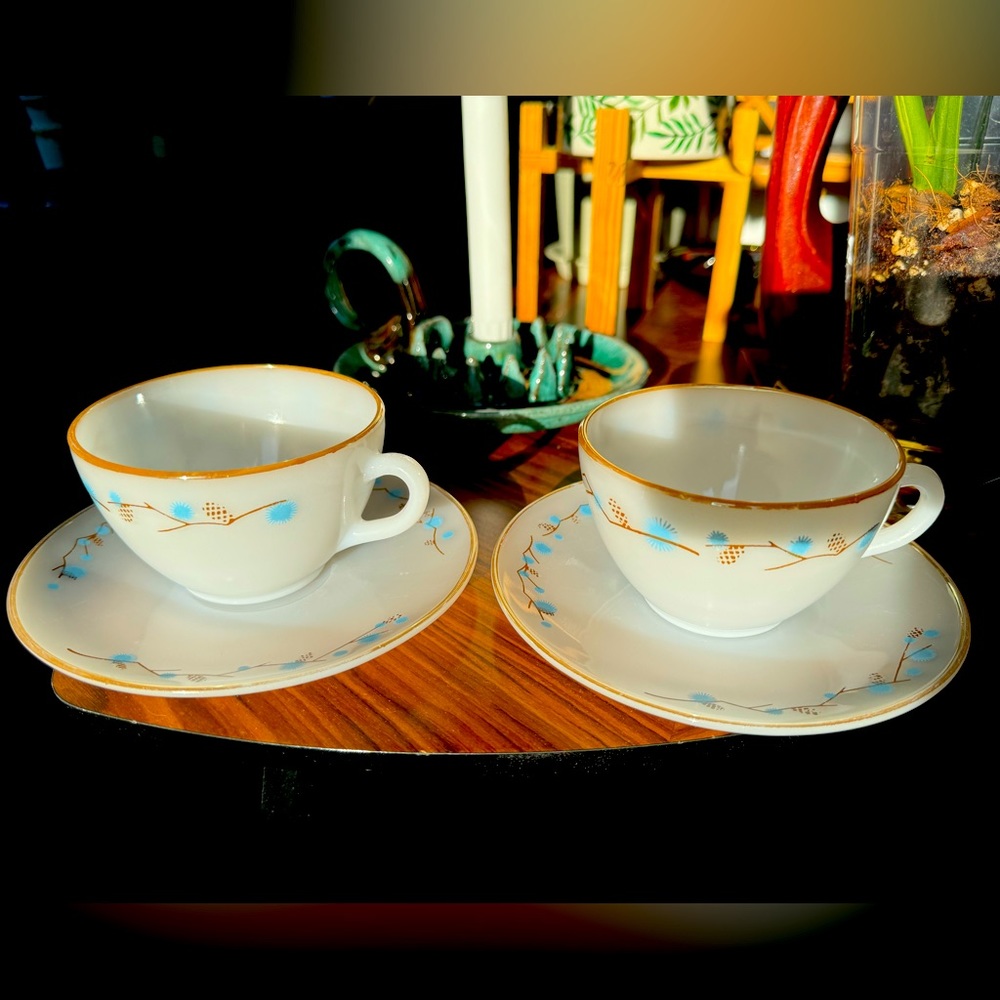 Vintage Termo-Rey milk glass teacups & saucers w/ gold trim